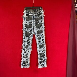 Fashion Nova women mid-rise black Jeans Distressed Artistic. Size 26